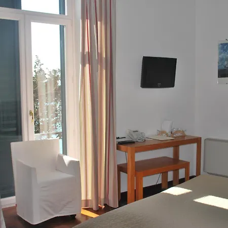 Nocleg ze śniadaniem L'approdo Delle Sirene 4*