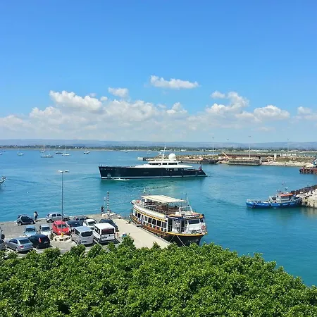 Nocleg ze śniadaniem L'approdo Delle Sirene 4*