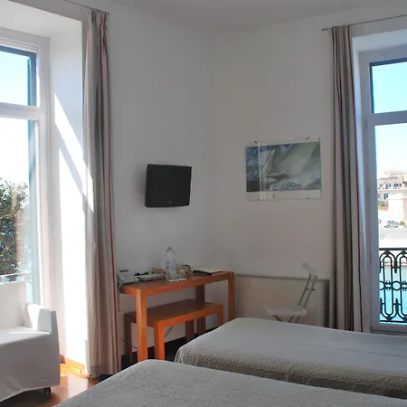 L'approdo Delle Sirene