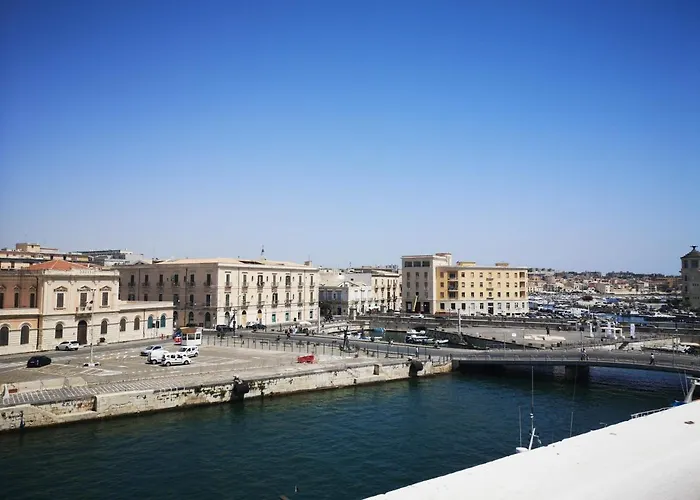 L'approdo Delle Sirene