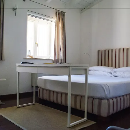 L'approdo Delle Sirene سيراكوزا