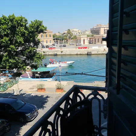 فندق مبيت وإفطار L'approdo Delle Sirene سيراكوزا