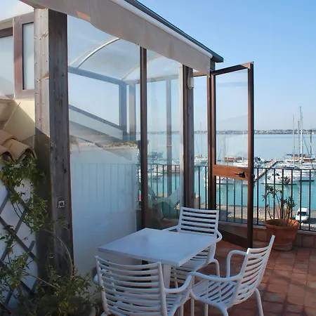 فندق مبيت وإفطار L'approdo Delle Sirene 4*