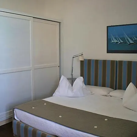 L'approdo Delle Sirene