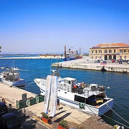 L'approdo Delle Sirene فندق مبيت وإفطار