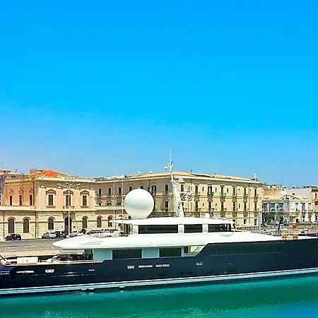 Nocleg ze śniadaniem L'approdo Delle Sirene 4*
