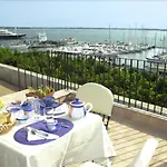 L'approdo Delle Sirene Oda ve Kahvaltı