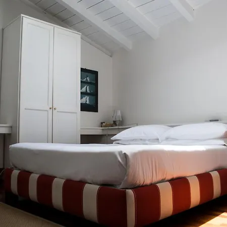 L'approdo Delle Sirene Szirakúza